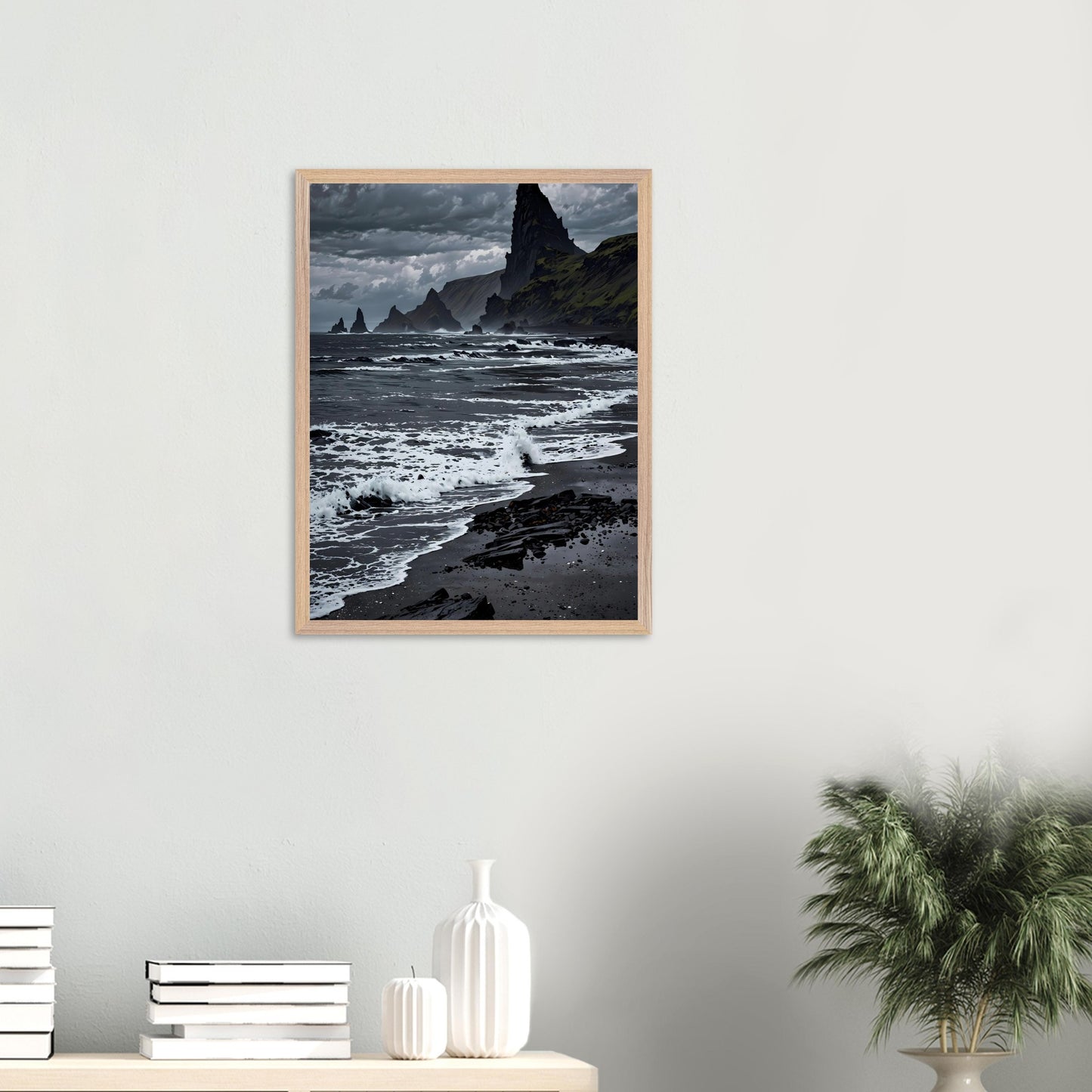 Affiche Plage de Sable Noir encadrée, cadre bois (vue 5)
