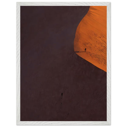Affiche Marcheur Solitaire encadrée, cadre bois (vue 2)